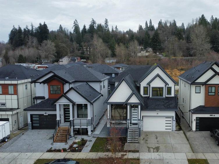 10620 124, Surrey, BC, V3V 3X8 - 2