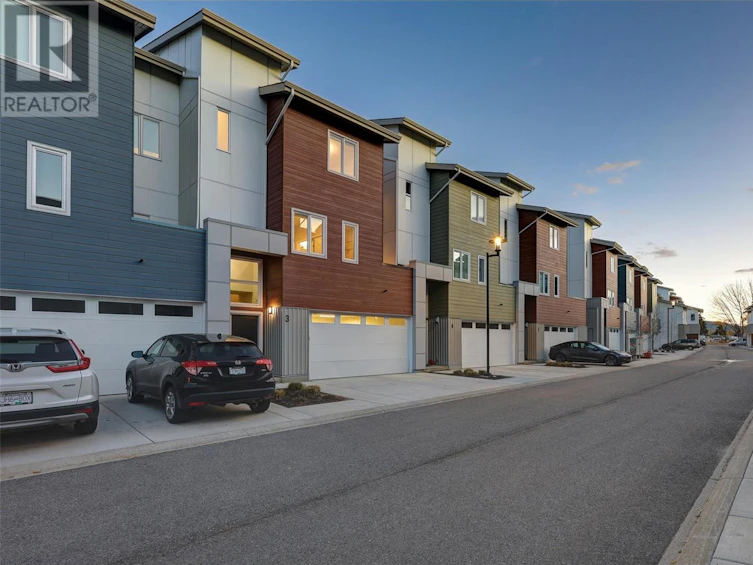 3-3719 Woodsdale Road, Lake Country, BC, V4V 1X2