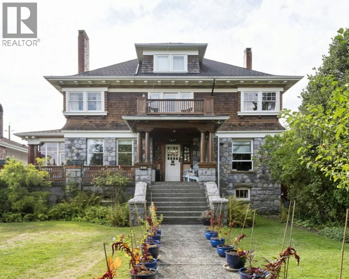 1617 W Grand Boulevard, North Vancouver, BC, V7L 3Y2