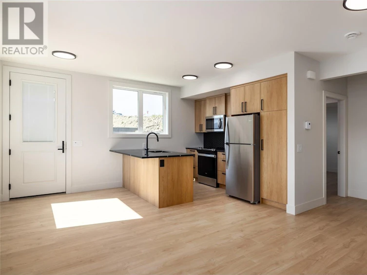 709 Carleton Street, Kelowna, BC, V1V 0J2 - 24