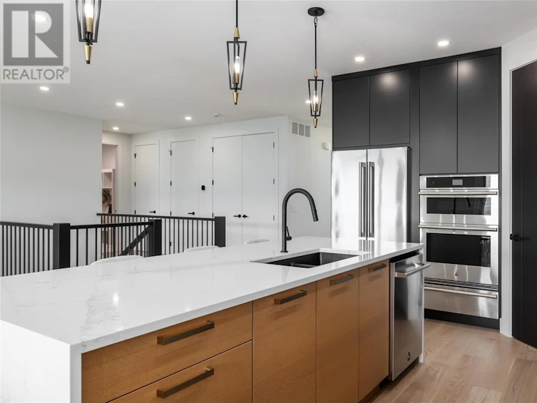 709 Carleton Street, Kelowna, BC, V1V 0J2 - 7