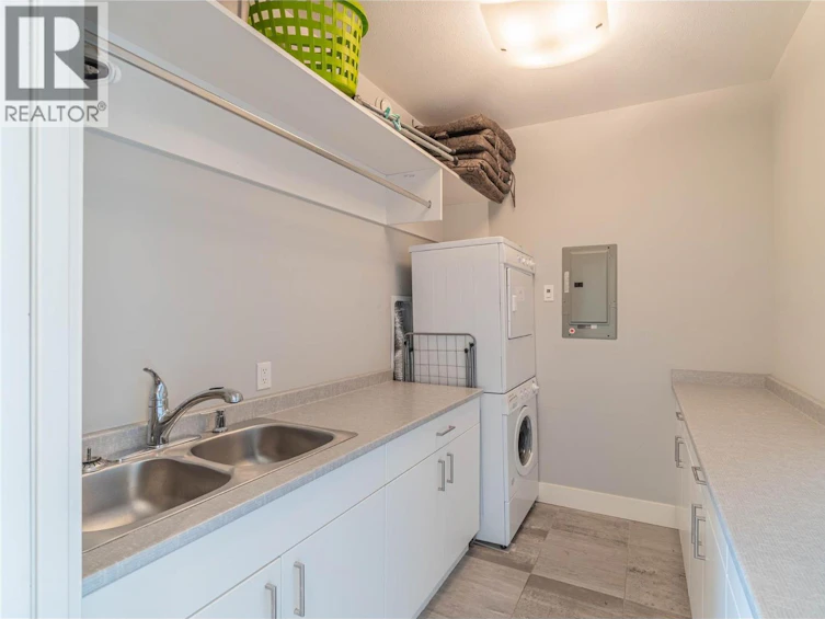 772 W Battle Street, Kamloops, BC, V2C 1H6 - 15