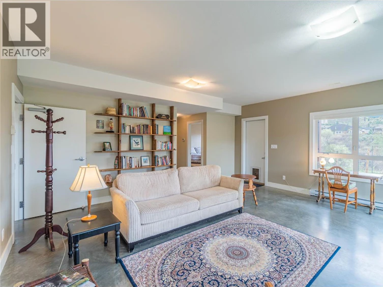 772 W Battle Street, Kamloops, BC, V2C 1H6 - 36