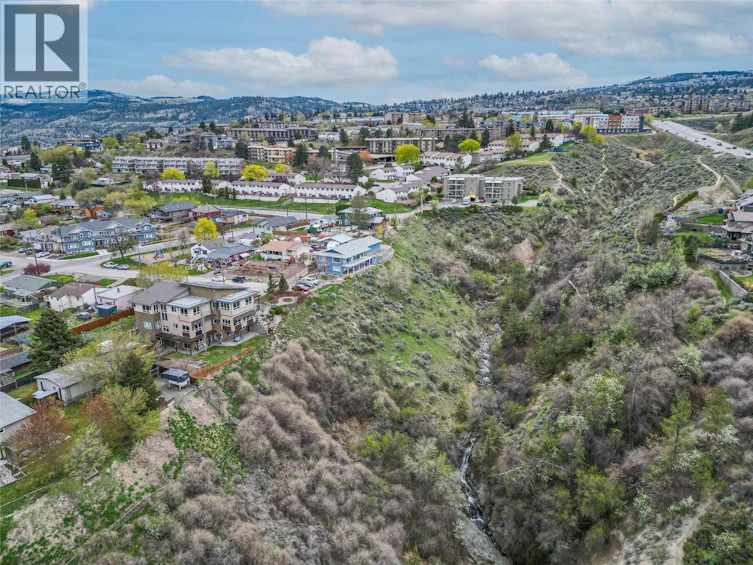772 W Battle Street, Kamloops, BC, V2C 1H6 - 73