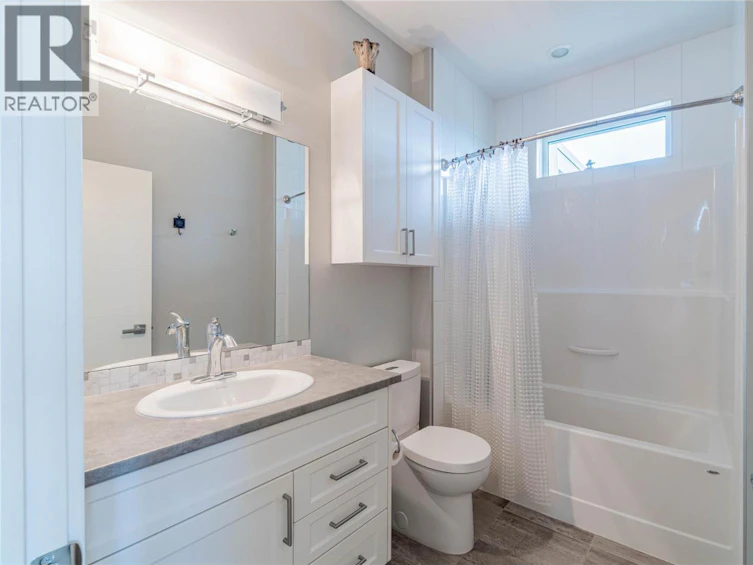 772 W Battle Street, Kamloops, BC, V2C 1H6 - 23
