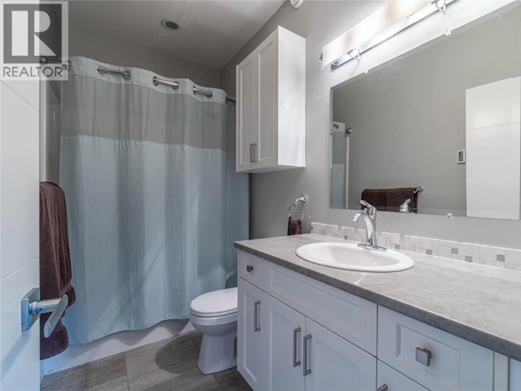 772 W Battle Street, Kamloops, BC, V2C 1H6 - 38