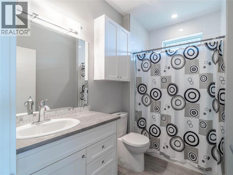 772 W Battle Street, Kamloops, BC, V2C 1H6 - 45