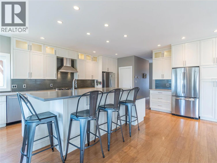 772 W Battle Street, Kamloops, BC, V2C 1H6 - 7