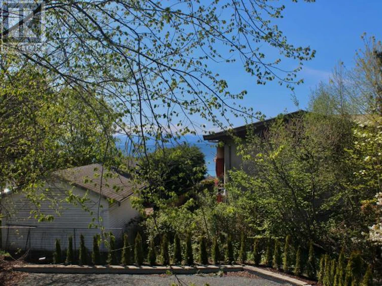 A-4555 Michigan Avenue, Powell River, BC, V8A 2S6 - 3