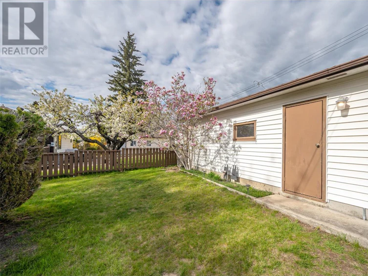 1298 Kensington Street, Penticton, BC, V2A 4N4 - 36