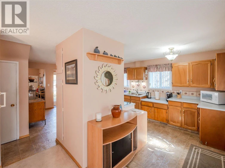 1298 Kensington Street, Penticton, BC, V2A 4N4 - 9
