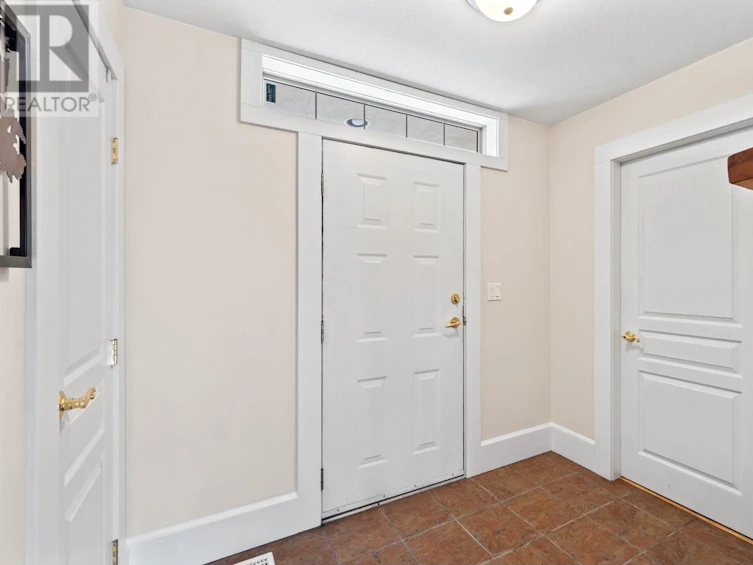 919 Dominion Street, Kamloops, BC, V2C 2Y3 - 3