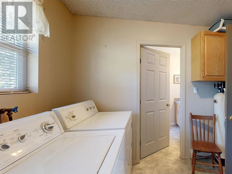 5033 Hansen Court, 108 Mile Ranch, BC, V0K 2Z0 - 19