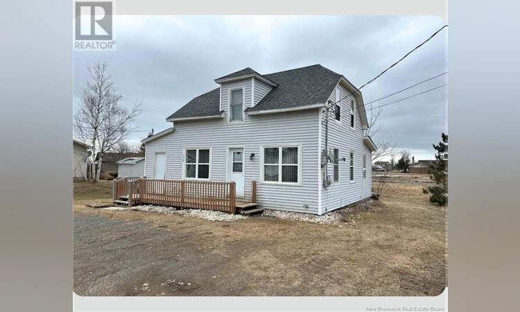 374 Georges Est