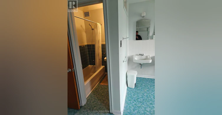 ROOM 6-374 Central Park Boulevard S, Oshawa, ON, L1H 5X2 - 10