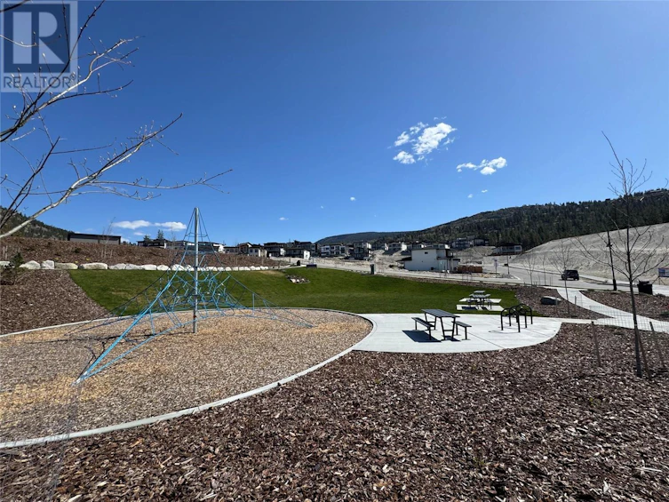 1099 Elk Street, Penticton, BC, V2A 0C9 - 12