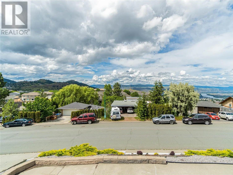 457 Gleneagles Drive, Kamloops, BC, V2E 1Y4 - 2