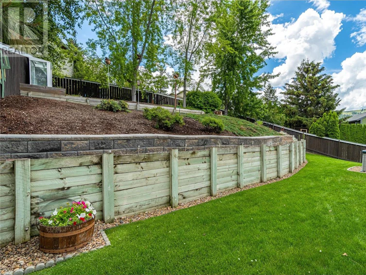 457 Gleneagles Drive, Kamloops, BC, V2E 1Y4 - 43