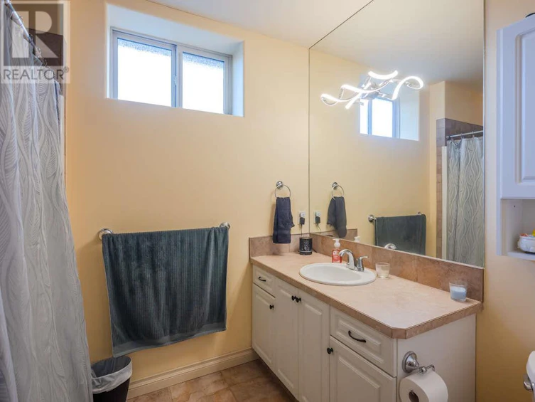 1564 Holden Road, Penticton, BC, V2A 8M9 - 50