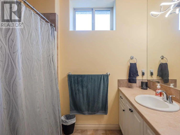 1564 Holden Road, Penticton, BC, V2A 8M9 - 51