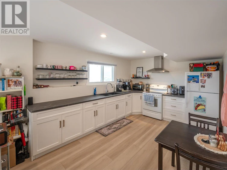 1407 Sparton Drive, Summerland, BC, V2A 8Z5 - 32