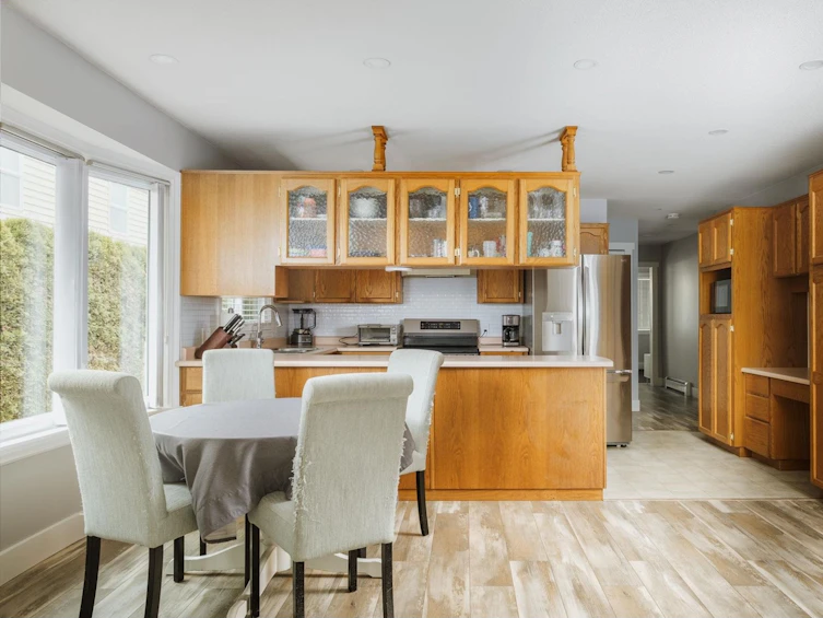 15729 20, Surrey, BC, V4A 2A7 - 17