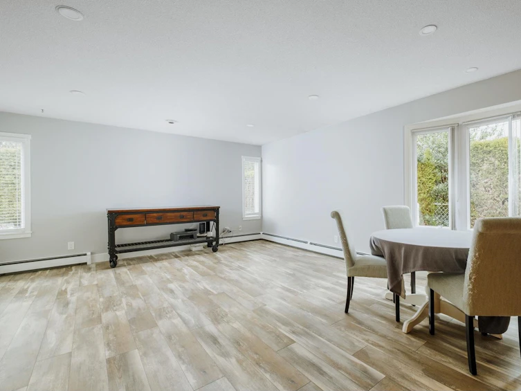 15729 20, Surrey, BC, V4A 2A7 - 18