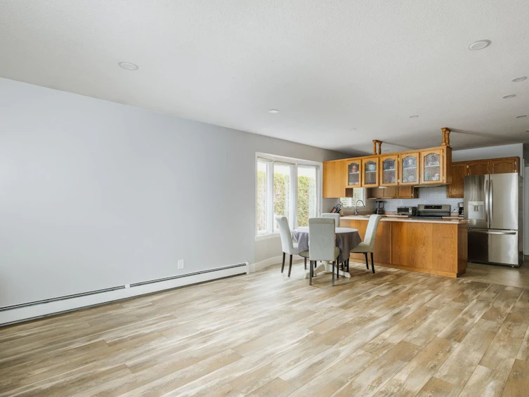 15729 20, Surrey, BC, V4A 2A7 - 24