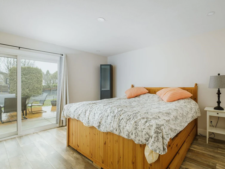 15729 20, Surrey, BC, V4A 2A7 - 25