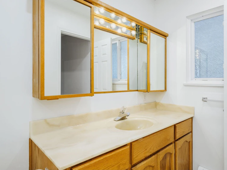 15729 20, Surrey, BC, V4A 2A7 - 30
