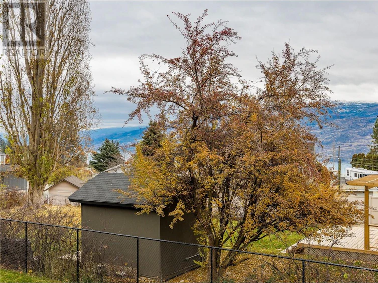 6029 Turner Avenue, Peachland, BC, V0H 1X7 - 11