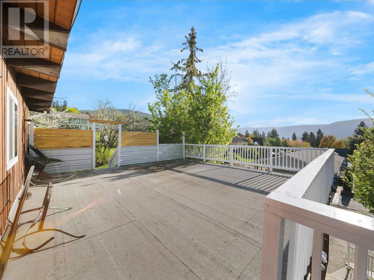 2190 Southeast Okanagan Avenue, Salmon Arm, BC, V1E 1H4 - 5