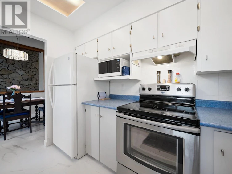 2190 Southeast Okanagan Avenue, Salmon Arm, BC, V1E 1H4 - 14