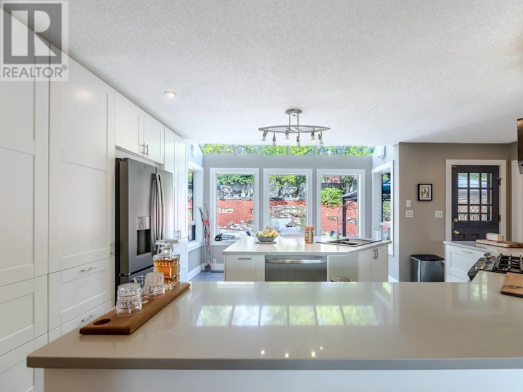 120 Ponderosa Place, Penticton, BC, V2A 7Y8 - 8