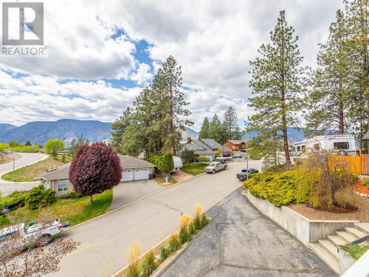 120 Ponderosa Place, Penticton, BC, V2A 7Y8 - 4