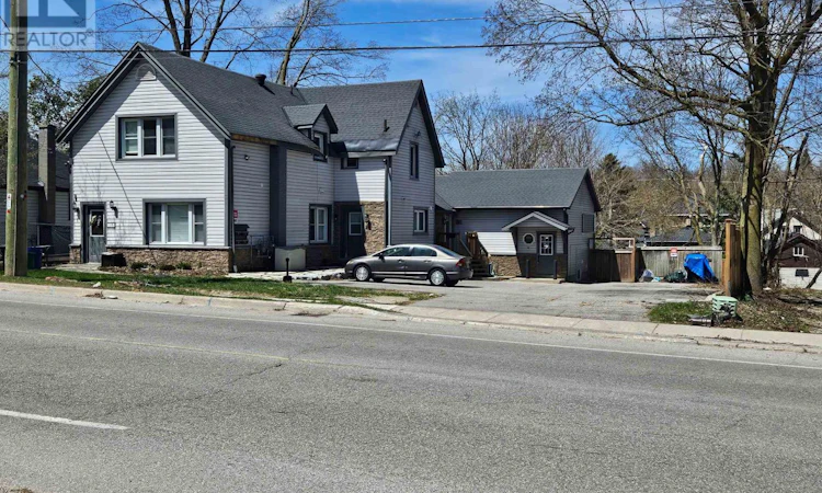 246 Mississauga Street W