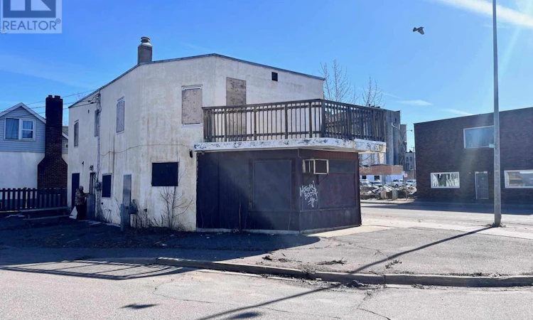 593 Syndicate Avenue S
