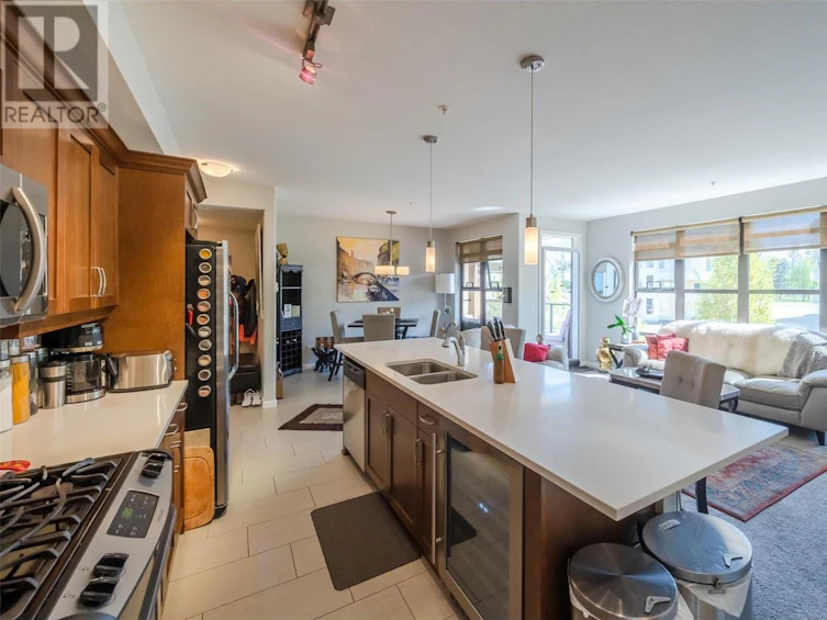 204-3591 Skaha Lake Road, Penticton, BC, V2A 7K2 - 2