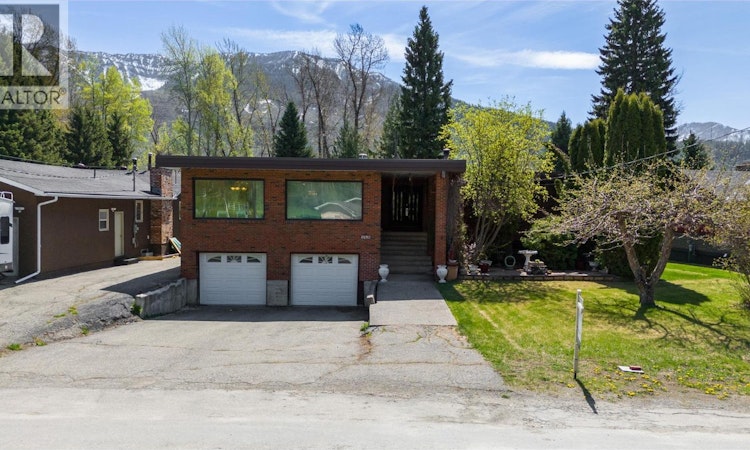 1698 Mckenzie Road