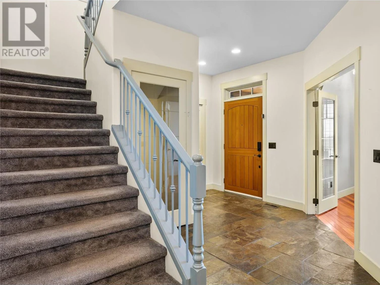 5407 Hedeman Court, Kelowna, BC, V1W 5A3 - 4