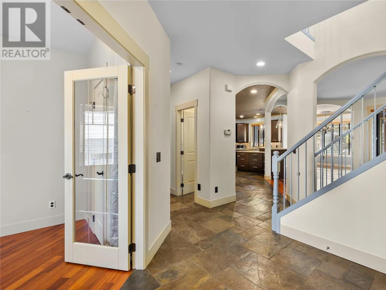 5407 Hedeman Court, Kelowna, BC, V1W 5A3 - 5