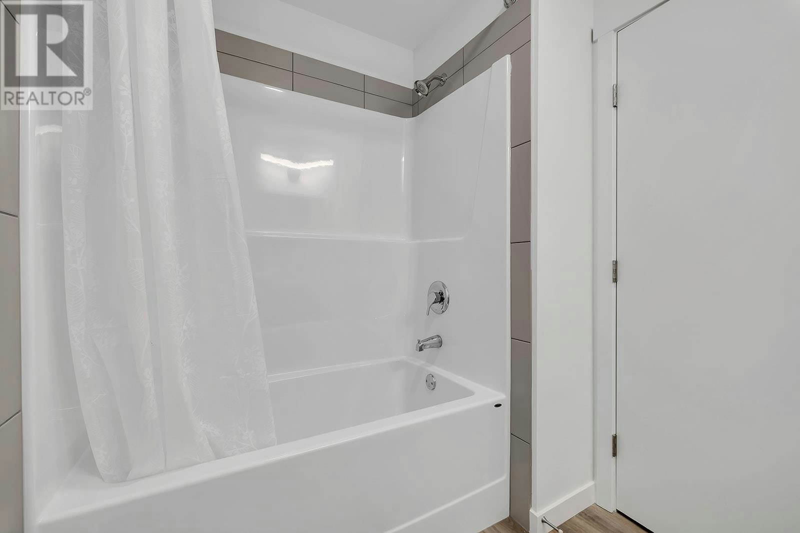 201-1111 Frost Road, Kelowna, BC, V1W 0G8 - 23