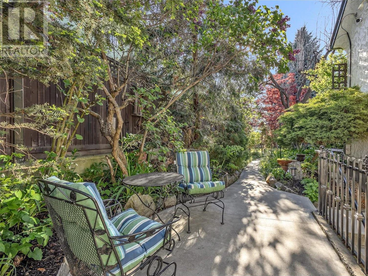 1064 Fairview Road, Penticton, BC, V2A 5Z2 - 83