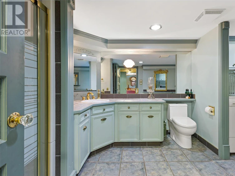 1064 Fairview Road, Penticton, BC, V2A 5Z2 - 64