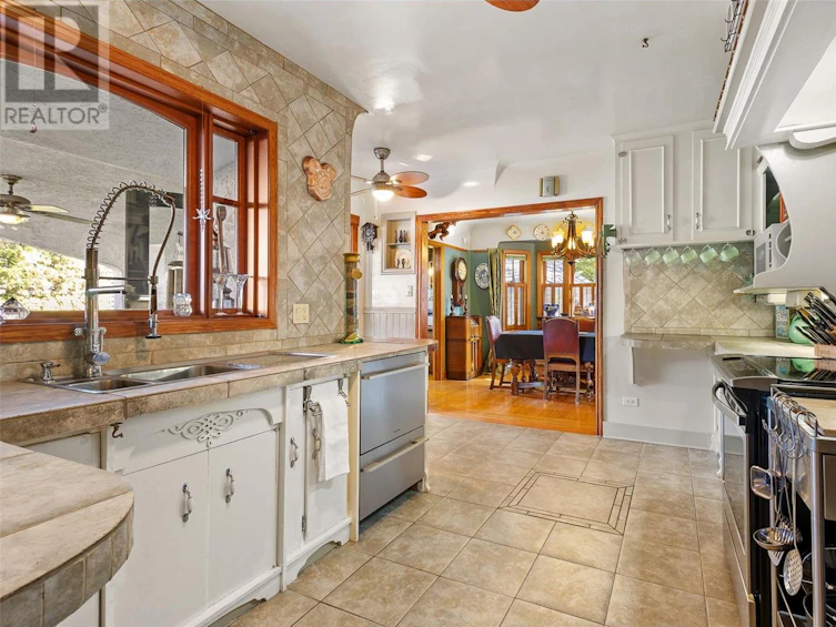 1064 Fairview Road, Penticton, BC, V2A 5Z2 - 8