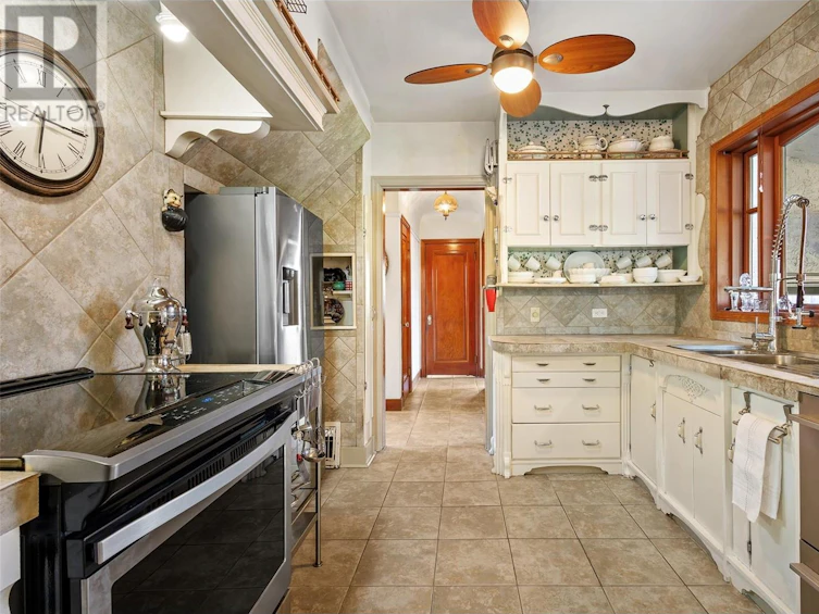 1064 Fairview Road, Penticton, BC, V2A 5Z2 - 9