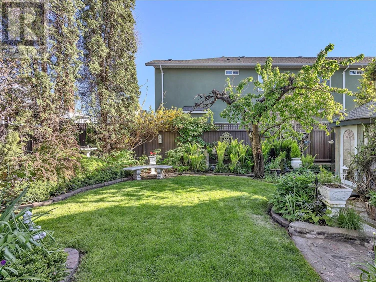1064 Fairview Road, Penticton, BC, V2A 5Z2 - 90