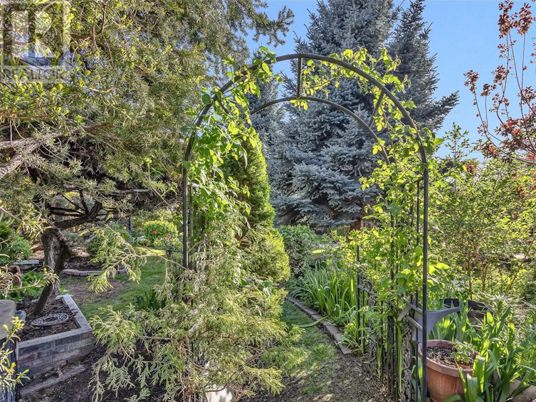 1064 Fairview Road, Penticton, BC, V2A 5Z2 - 73
