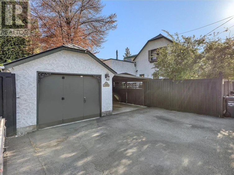 1064 Fairview Road, Penticton, BC, V2A 5Z2 - 93