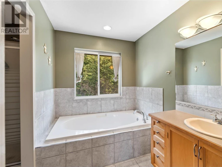 4942 Woodland Court, Kamloops, BC, V2C 6V5 - 12